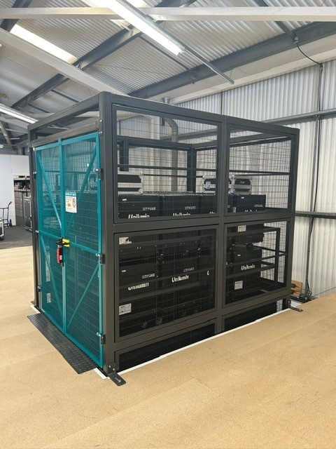 Custom goods lift installed in a warehouse